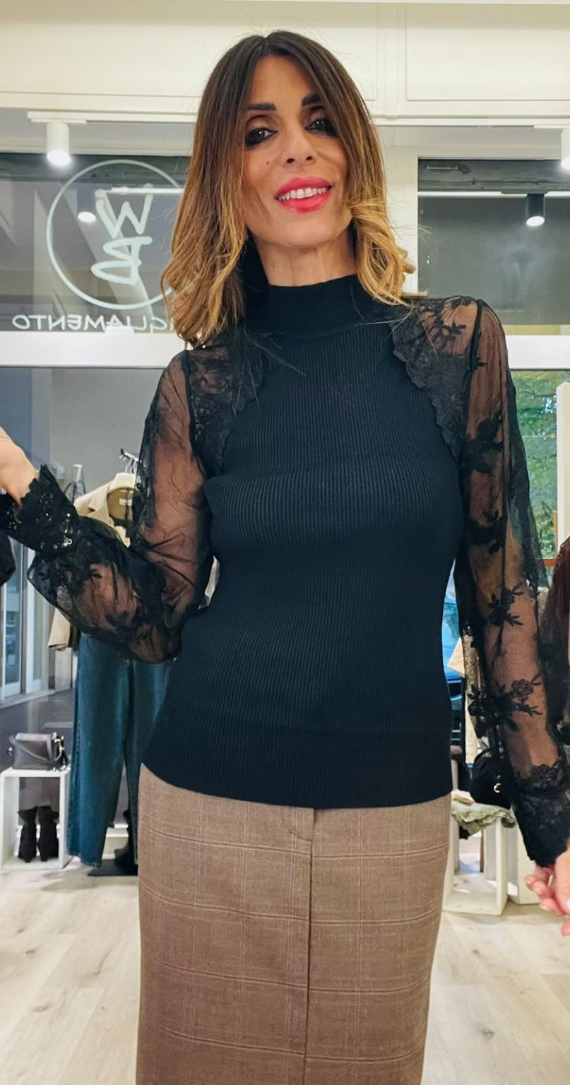 NAMASTE' MAGLIA MANICHE PIZZO - immagine 3